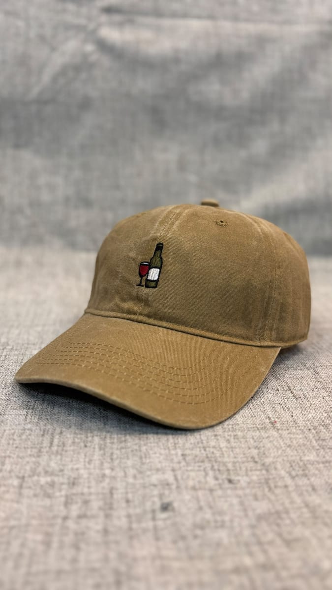 Gorra Botella de vino Beige ($16.000) | Pibardo rcia